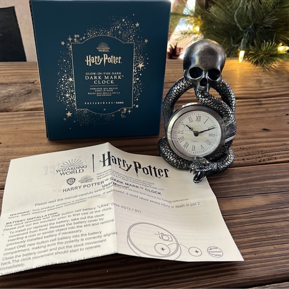 NWT HARRY POTTER GLOW IN THE DARK CLOCK💗💗💗SOLD OUT💗PRICE FIRM💗 - Picture 7 of 8
